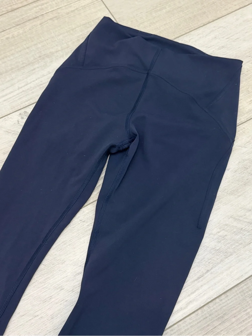 Lululemon InStill High Rise Pants Leggings 25” Navy Size 6 Gym Activewear